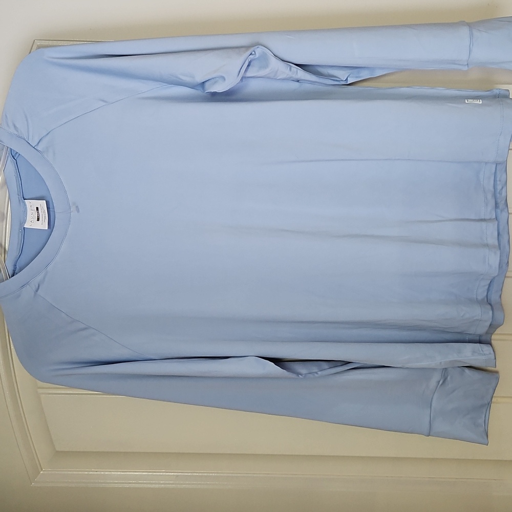 NWT WOMENS TOP